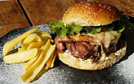 Les Folies Burgers food