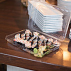 Avocado Sushi du Village food