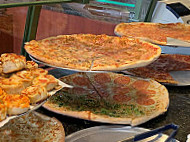 Pavone's Pizza food