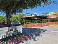 Dickey's Barbecue Pit outside