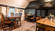 Ye Olde Six Bells food