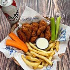 Wild Wing Stouffville food