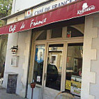 Cafe De France outside