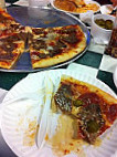 Mo's Pizza food