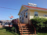 Olde Village Bakery outside