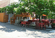 Restaurant A L'Arbre Vert inside