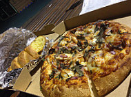 Houdini's Gourmet Pizza food