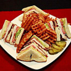 Quindt's Towne Lounge Restaurant Bar food