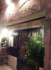 La Promesse outside