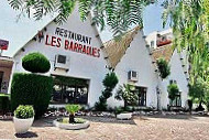 Les Barraques outside