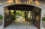 Le Patio outside