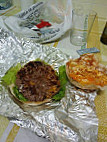 Manu's Burguer food