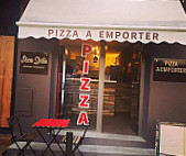 Pizza Sicilia inside