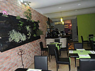 Albahaca Gastro-Bistro inside