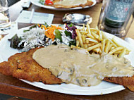 Schnitzelhaus food