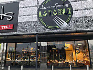 La Table Aux Enfants outside