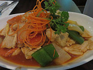 Truly Thai Cuisine food