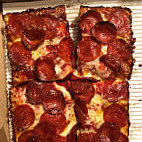 Jet's Pizza food