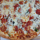 Savarona's Pizzeria food