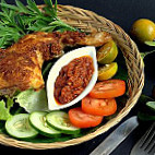 Nasi Kukus Ayam Goreng Cili Api Bersambal Hitam food