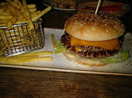 Rigg's Burger food