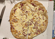 Pizza Bonheur food