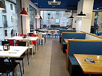 Domino's Pizza Pza. Del Portillo inside