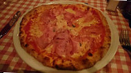 La Pizzeria food