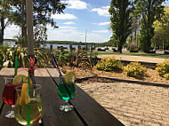 Les Palmiers Du Lac food