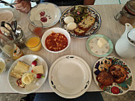 A Table, Capucine food