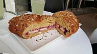 Croissant Gigante food