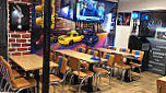 Chic' N Burger inside