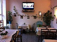 Pizzeria Il Tortellino inside