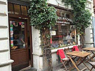 Epicerie Boucherie inside