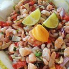 Mariscos Perrones food