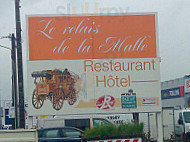 Le Relais De La Malle outside