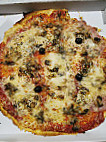 Pizza' Mia food