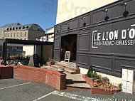 Le Lion D'or outside