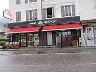 Boulangerie Du Lac outside