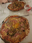 Pizzeria Au Feu De Bois food