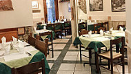 La Capanna inside