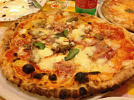 Pizzeria All'angolo food