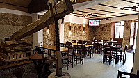 Taberna O Lagar Romai inside