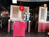 Red Robin Gourmet Burgers And Brews inside