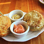 Luella's Southern Kitchen food