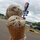 Braum's Ice Cream Dairy Store outside