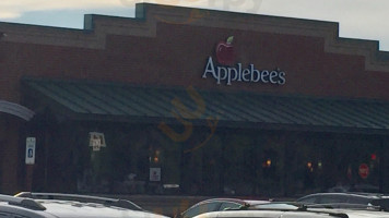 Applebee's outside