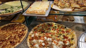 Rocco's Pizzeria food