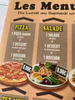 Service Pizza food