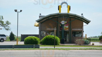 Sonic Drive-in outside